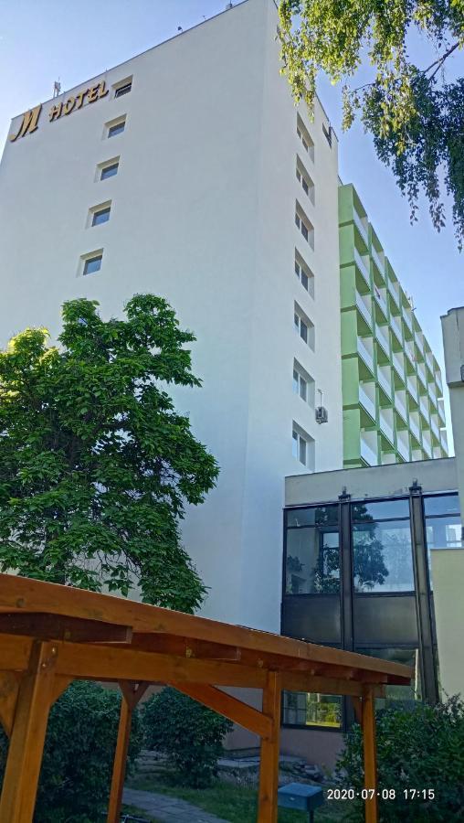 Hotel Magistern Konferencia Es Wellnesshotel Siófok Exterior foto