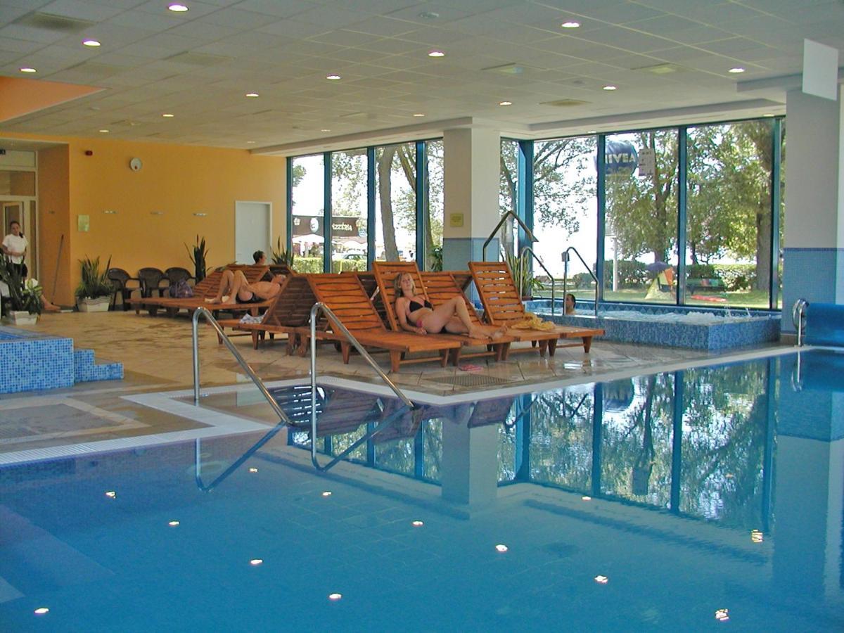 Hotel Magistern Konferencia Es Wellnesshotel Siófok Exterior foto