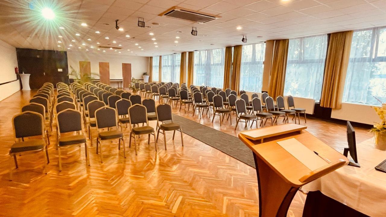 Hotel Magistern Konferencia Es Wellnesshotel Siófok Exterior foto